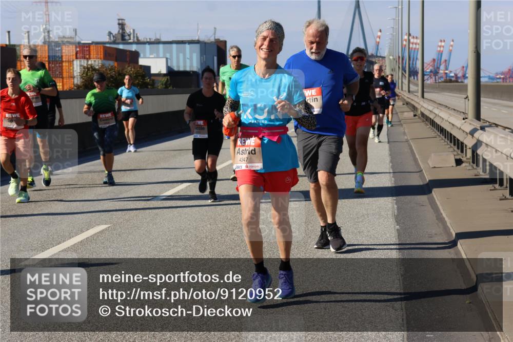 03.10.2025 - Köhlbrandbrückenlauf Strokosch-Dieckow http://msf.ph/oto/9120952 03.10.2025 12:59:28 Position 3 4347 meine-sportfotos.de