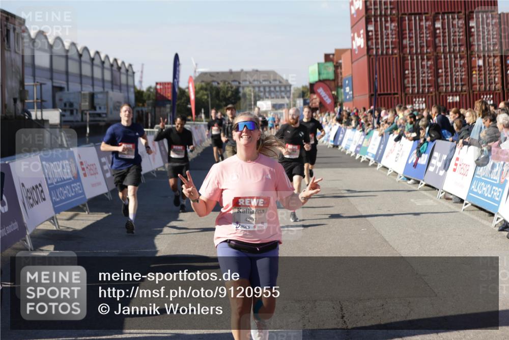 03.10.2025 - Köhlbrandbrückenlauf Jannik Wohlers http://msf.ph/oto/9120955 03.10.2025 13:04:25 Ziel 4055, 4117, 4198, 4297, 4494, 4665, 4836, 4995, 5055, 6018, 6038, 6250, 6251, 6723, 6724 meine-sportfotos.de