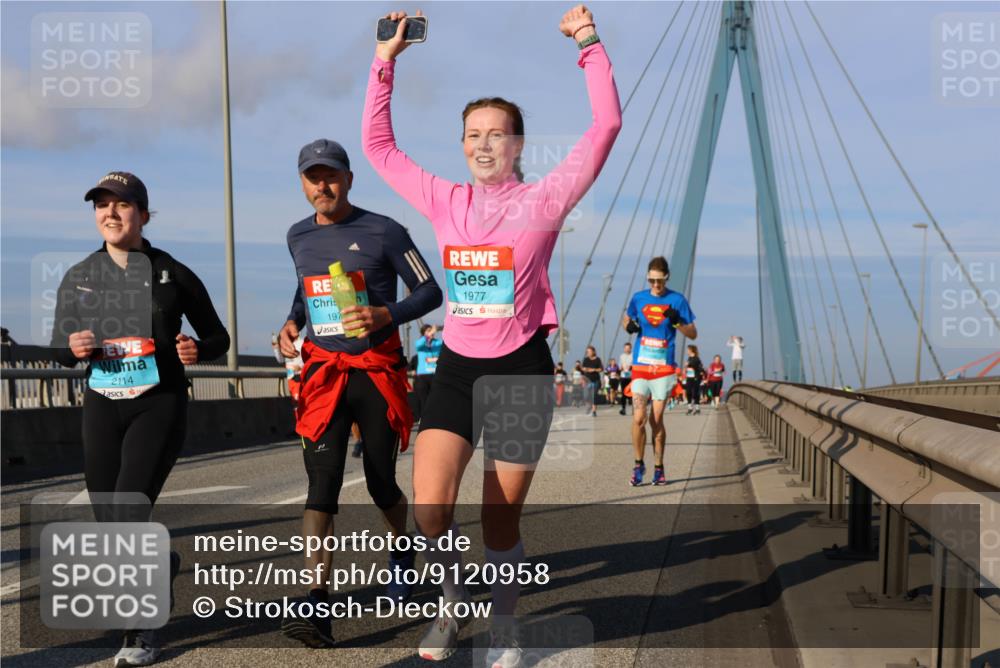 03.10.2025 - Köhlbrandbrückenlauf Strokosch-Dieckow http://msf.ph/oto/9120958 03.10.2025 09:56:11 Position 2 2114, 197, 1977 meine-sportfotos.de