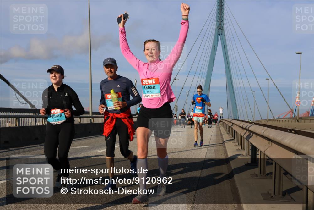 03.10.2025 - Köhlbrandbrückenlauf Strokosch-Dieckow http://msf.ph/oto/9120962 03.10.2025 09:56:11 Position 2 2114, 19, 1977 meine-sportfotos.de