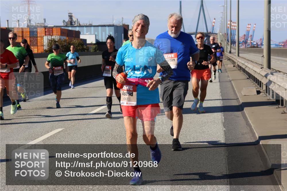 03.10.2025 - Köhlbrandbrückenlauf Strokosch-Dieckow http://msf.ph/oto/9120968 03.10.2025 12:59:28 Position 3 4347 meine-sportfotos.de