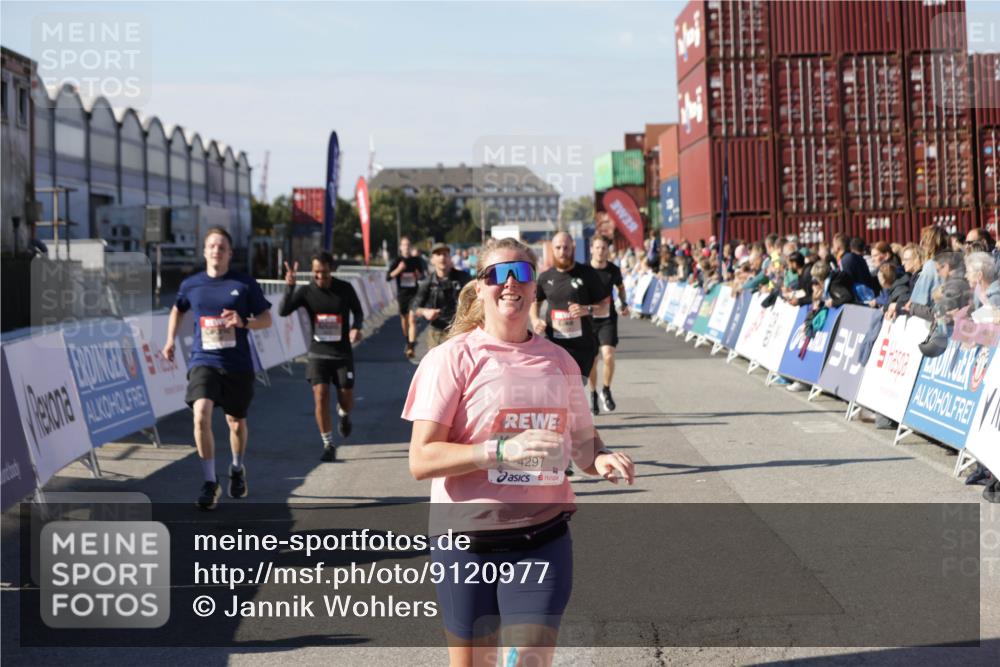 03.10.2025 - Köhlbrandbrückenlauf Jannik Wohlers http://msf.ph/oto/9120977 03.10.2025 13:04:25 Ziel 4055, 4117, 4198, 4297, 4494, 4665, 4836, 4995, 5055, 6018, 6038, 6250, 6251, 6723, 6724 meine-sportfotos.de
