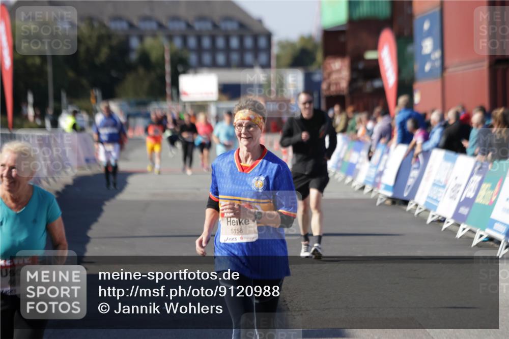 03.10.2025 - Köhlbrandbrückenlauf Jannik Wohlers http://msf.ph/oto/9120988 03.10.2025 13:36:05 Ziel 4972, 5158, 6670 meine-sportfotos.de