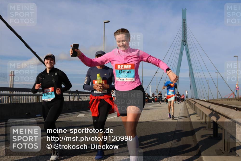 03.10.2025 - Köhlbrandbrückenlauf Strokosch-Dieckow http://msf.ph/oto/9120990 03.10.2025 09:56:11 Position 2 2114, 1977 meine-sportfotos.de