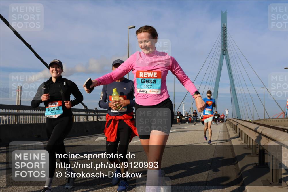 03.10.2025 - Köhlbrandbrückenlauf Strokosch-Dieckow http://msf.ph/oto/9120993 03.10.2025 09:56:11 Position 2 2114, 1977 meine-sportfotos.de