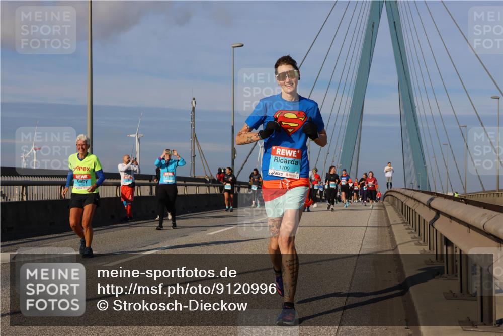 03.10.2025 - Köhlbrandbrückenlauf Strokosch-Dieckow http://msf.ph/oto/9120996 03.10.2025 09:56:13 Position 2 2742, 1709 meine-sportfotos.de
