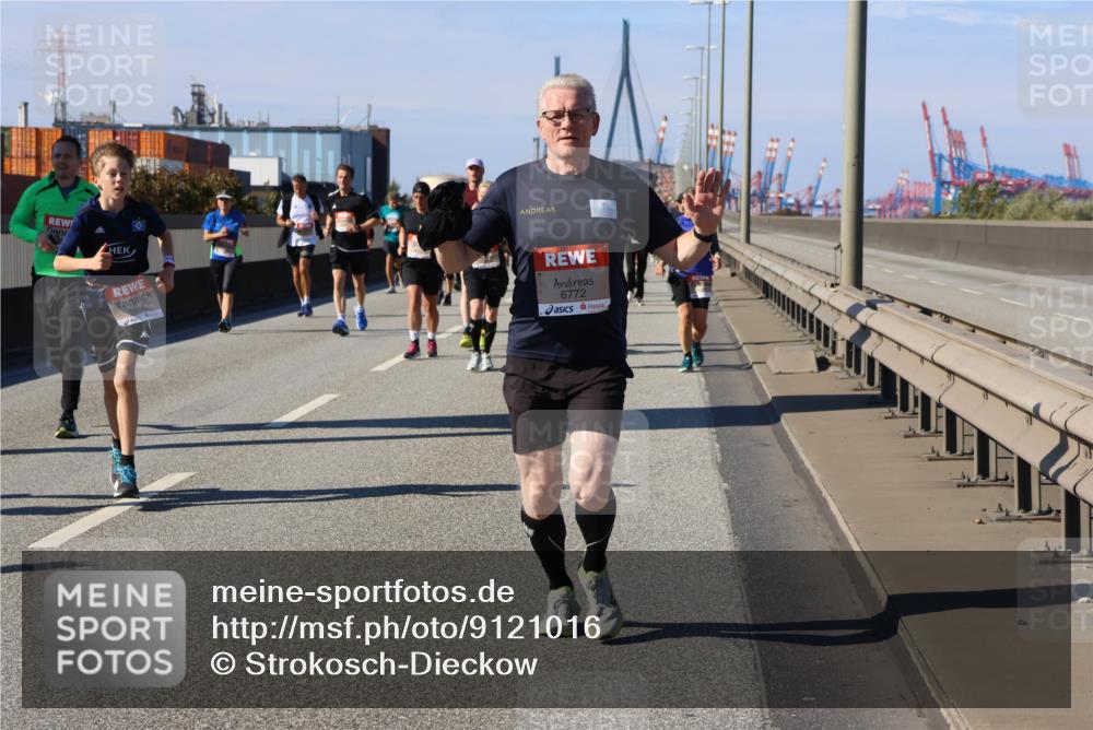 03.10.2025 - Köhlbrandbrückenlauf Strokosch-Dieckow http://msf.ph/oto/9121016 03.10.2025 12:59:35 Position 3 6772 meine-sportfotos.de
