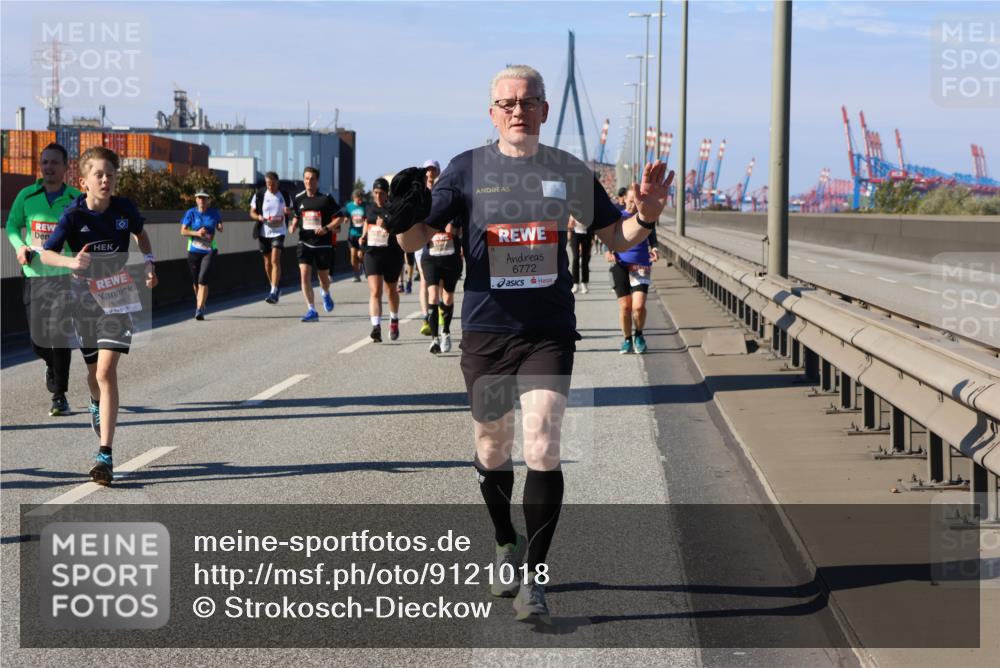 03.10.2025 - Köhlbrandbrückenlauf Strokosch-Dieckow http://msf.ph/oto/9121018 03.10.2025 12:59:36 Position 3 6772 meine-sportfotos.de