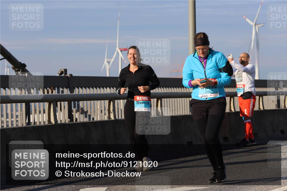 03.10.2025 - Köhlbrandbrückenlauf Strokosch-Dieckow http://msf.ph/oto/9121020 03.10.2025 09:56:16 Position 2 2303, 2304 meine-sportfotos.de