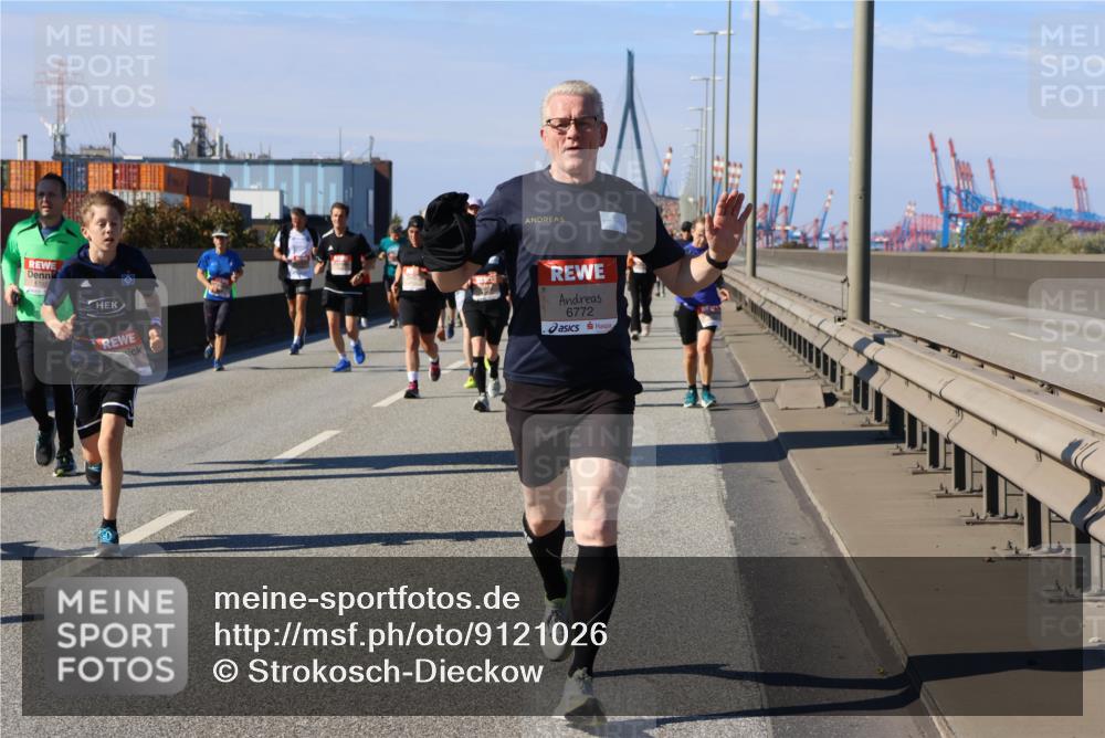 03.10.2025 - Köhlbrandbrückenlauf Strokosch-Dieckow http://msf.ph/oto/9121026 03.10.2025 12:59:36 Position 3 5782, 6772 meine-sportfotos.de