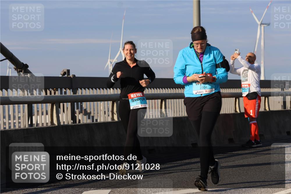 03.10.2025 - Köhlbrandbrückenlauf Strokosch-Dieckow http://msf.ph/oto/9121028 03.10.2025 09:56:16 Position 2 2303, 2304 meine-sportfotos.de