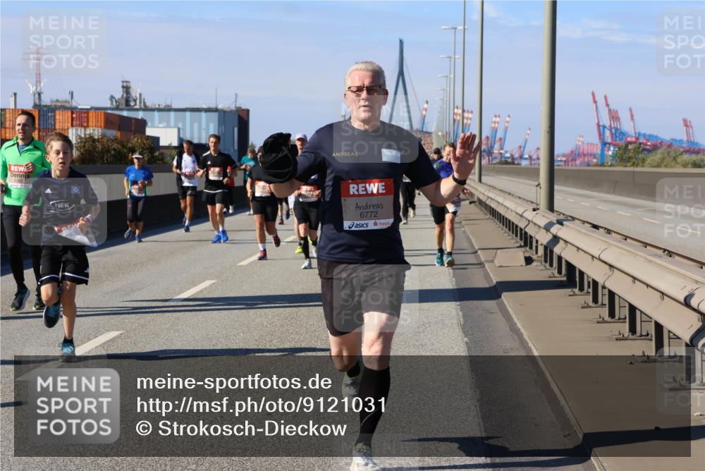 03.10.2025 - Köhlbrandbrückenlauf Strokosch-Dieckow http://msf.ph/oto/9121031 03.10.2025 12:59:36 Position 3 5782, 6772 meine-sportfotos.de