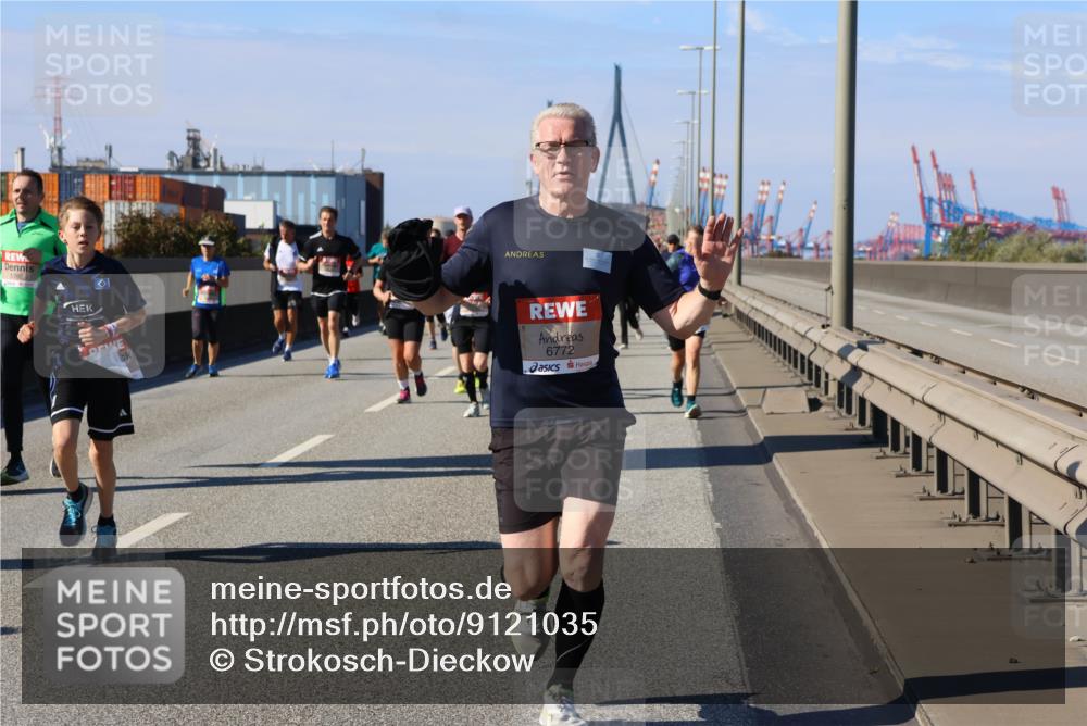 03.10.2025 - Köhlbrandbrückenlauf Strokosch-Dieckow http://msf.ph/oto/9121035 03.10.2025 12:59:36 Position 3 5782, 6772 meine-sportfotos.de