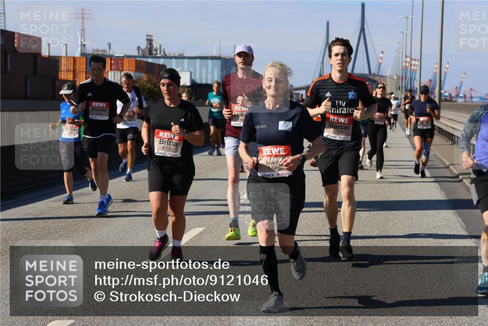 03.10.2025 - Köhlbrandbrückenlauf Strokosch-Dieckow http://msf.ph/oto/9121046 03.10.2025 12:59:40 Position 3 6712, 576, 6778, 5761 meine-sportfotos.de