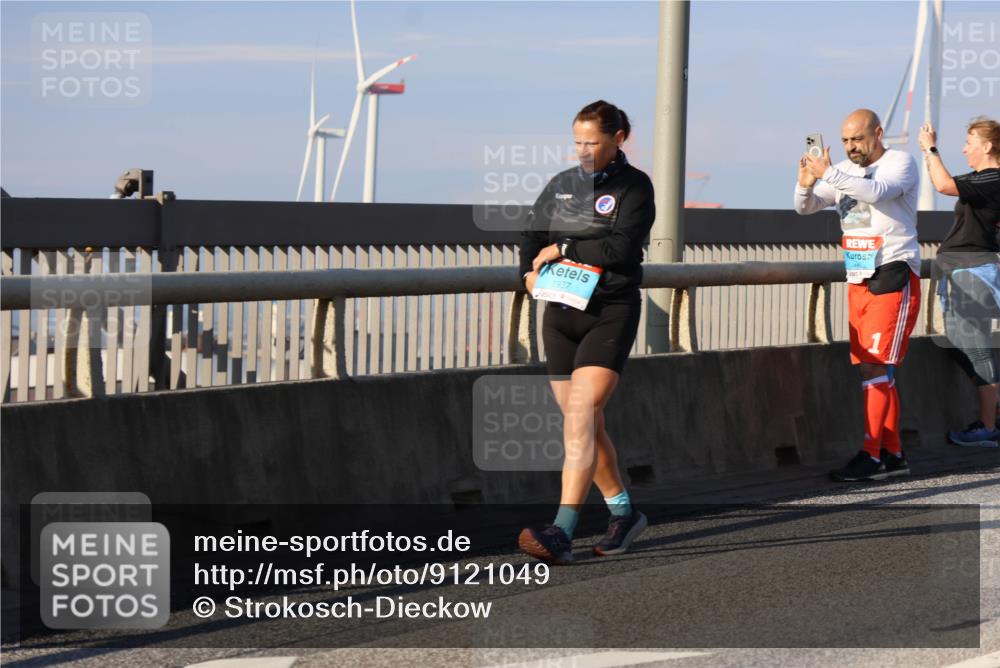 03.10.2025 - Köhlbrandbrückenlauf Strokosch-Dieckow http://msf.ph/oto/9121049 03.10.2025 09:56:18 Position 2 1937 meine-sportfotos.de