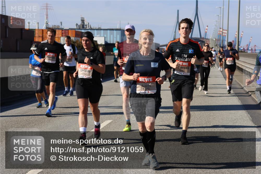 03.10.2025 - Köhlbrandbrückenlauf Strokosch-Dieckow http://msf.ph/oto/9121059 03.10.2025 12:59:40 Position 3 6712, 6773, 5761 meine-sportfotos.de