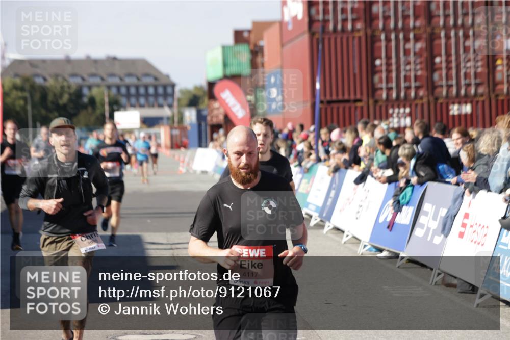03.10.2025 - Köhlbrandbrückenlauf Jannik Wohlers http://msf.ph/oto/9121067 03.10.2025 13:04:27 Ziel 4055, 4117, 4198, 4297, 4494, 4665, 4836, 4995, 5055, 6018, 6250, 6251, 6723, 6724 meine-sportfotos.de