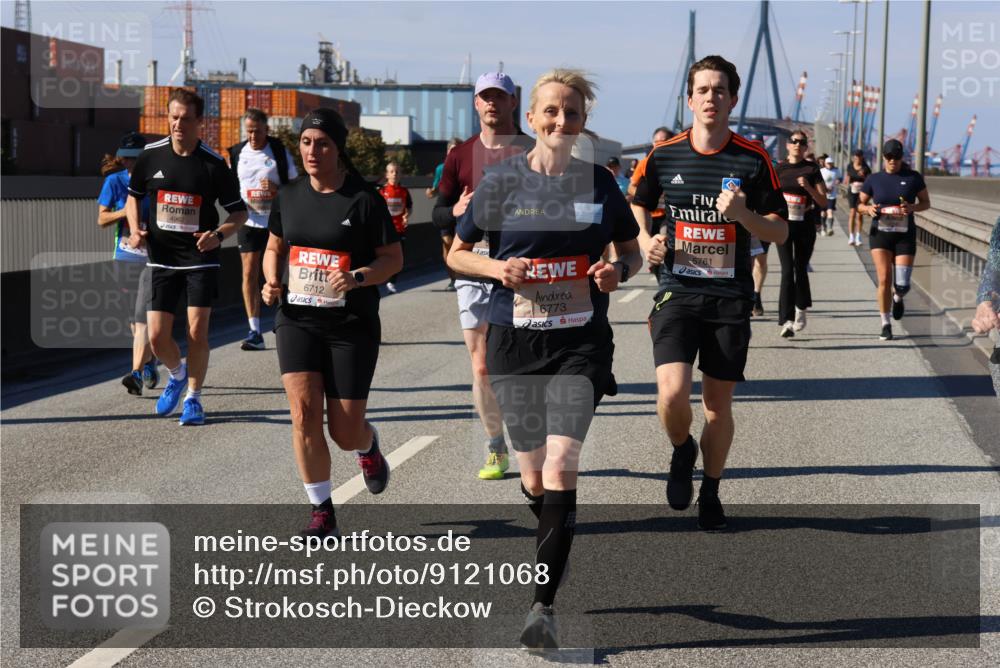 03.10.2025 - Köhlbrandbrückenlauf Strokosch-Dieckow http://msf.ph/oto/9121068 03.10.2025 12:59:40 Position 3 4962, 5761, 6712, 6773 meine-sportfotos.de