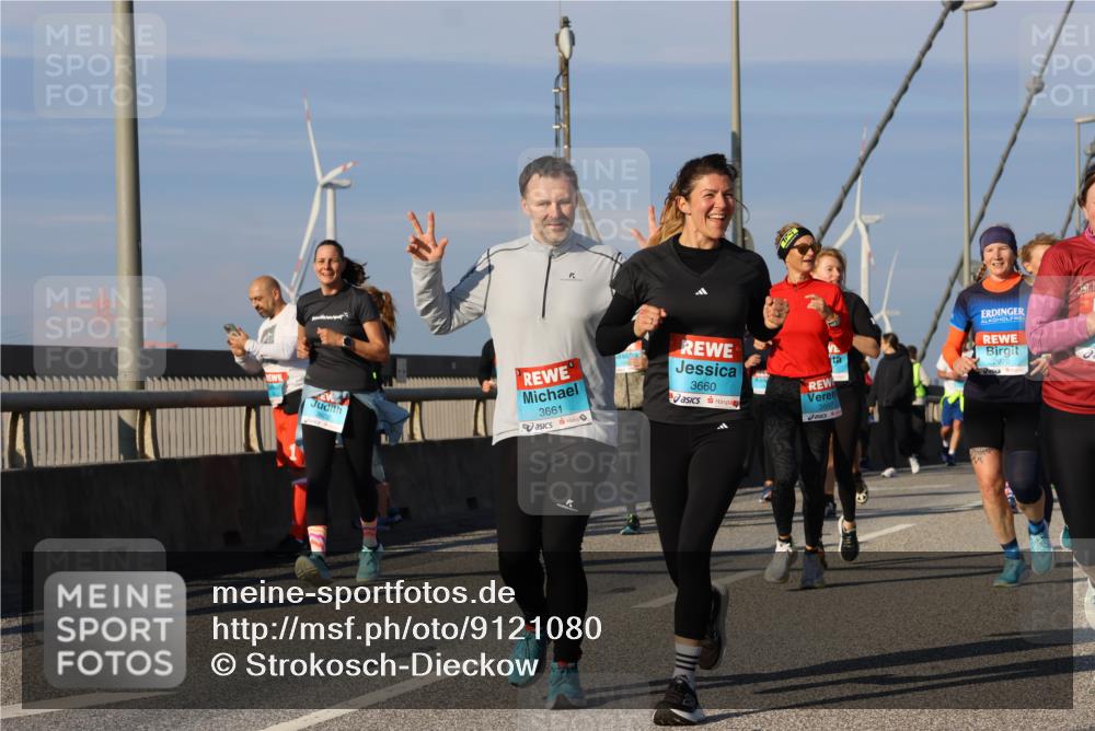 03.10.2025 - Köhlbrandbrückenlauf Strokosch-Dieckow http://msf.ph/oto/9121080 03.10.2025 09:56:20 Position 2 3602, 2970, 3661, 3660 meine-sportfotos.de