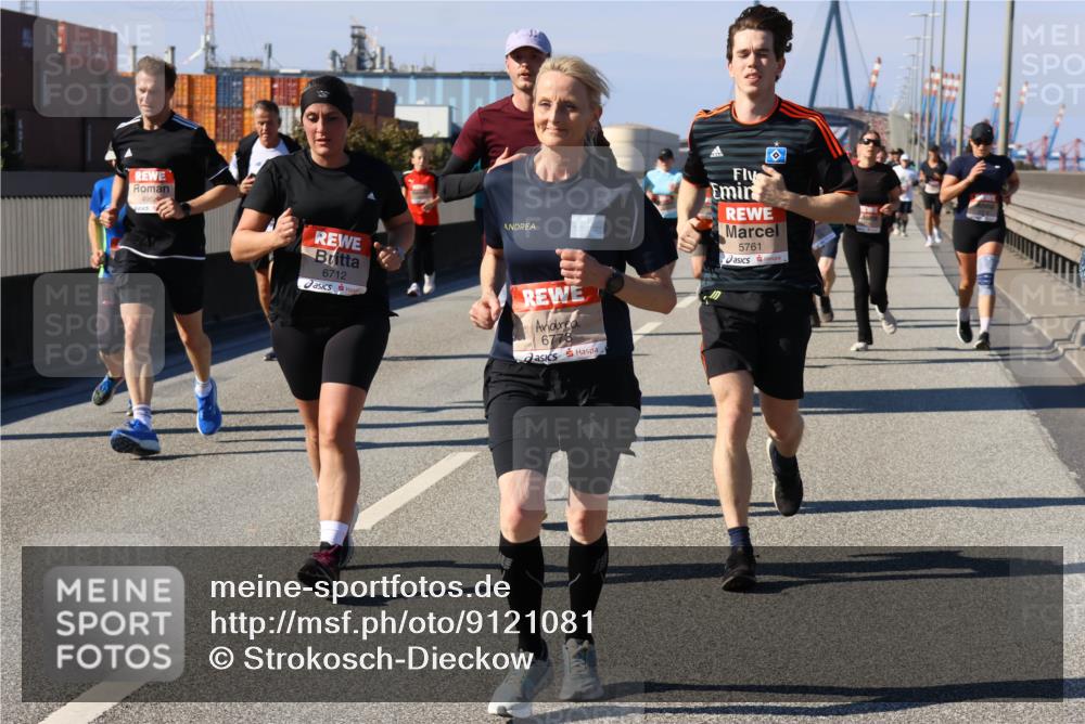 03.10.2025 - Köhlbrandbrückenlauf Strokosch-Dieckow http://msf.ph/oto/9121081 03.10.2025 12:59:41 Position 3 4962, 6712, 6778, 5761 meine-sportfotos.de