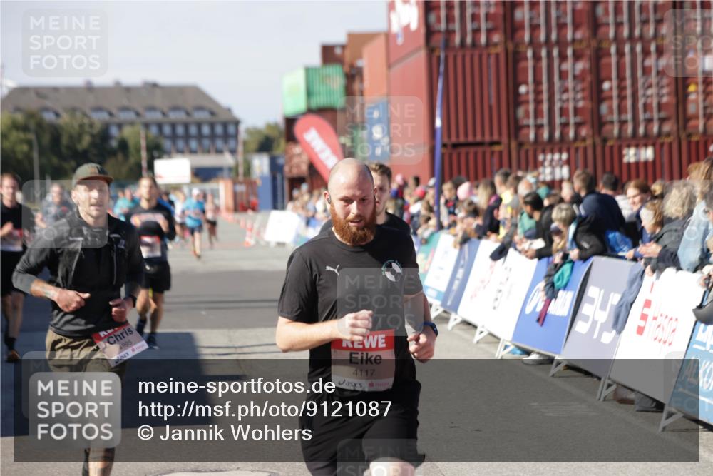 03.10.2025 - Köhlbrandbrückenlauf Jannik Wohlers http://msf.ph/oto/9121087 03.10.2025 13:04:27 Ziel 4055, 4117, 4198, 4297, 4494, 4665, 4836, 4995, 5055, 6018, 6250, 6251, 6723, 6724 meine-sportfotos.de