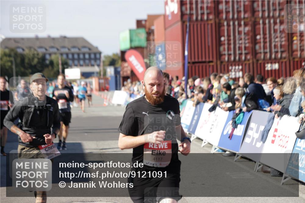 03.10.2025 - Köhlbrandbrückenlauf Jannik Wohlers http://msf.ph/oto/9121091 03.10.2025 13:04:27 Ziel 4055, 4117, 4198, 4297, 4494, 4665, 4836, 4995, 5055, 6018, 6250, 6251, 6723, 6724 meine-sportfotos.de