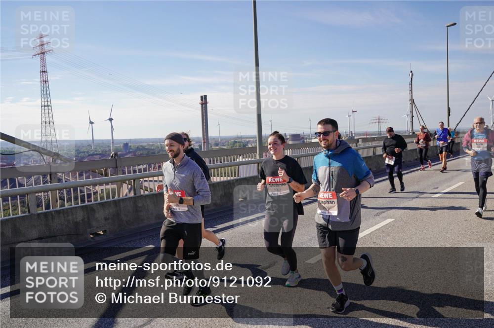 03.10.2025 - Köhlbrandbrückenlauf Michael Burmester http://msf.ph/oto/9121092 03.10.2025 13:02:30 Position 2 5301 meine-sportfotos.de
