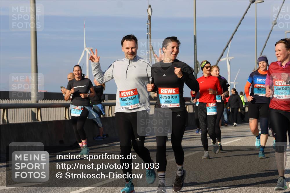 03.10.2025 - Köhlbrandbrückenlauf Strokosch-Dieckow http://msf.ph/oto/9121093 03.10.2025 09:56:21 Position 2 3661, 3660, 3597, 2970, 2028 meine-sportfotos.de