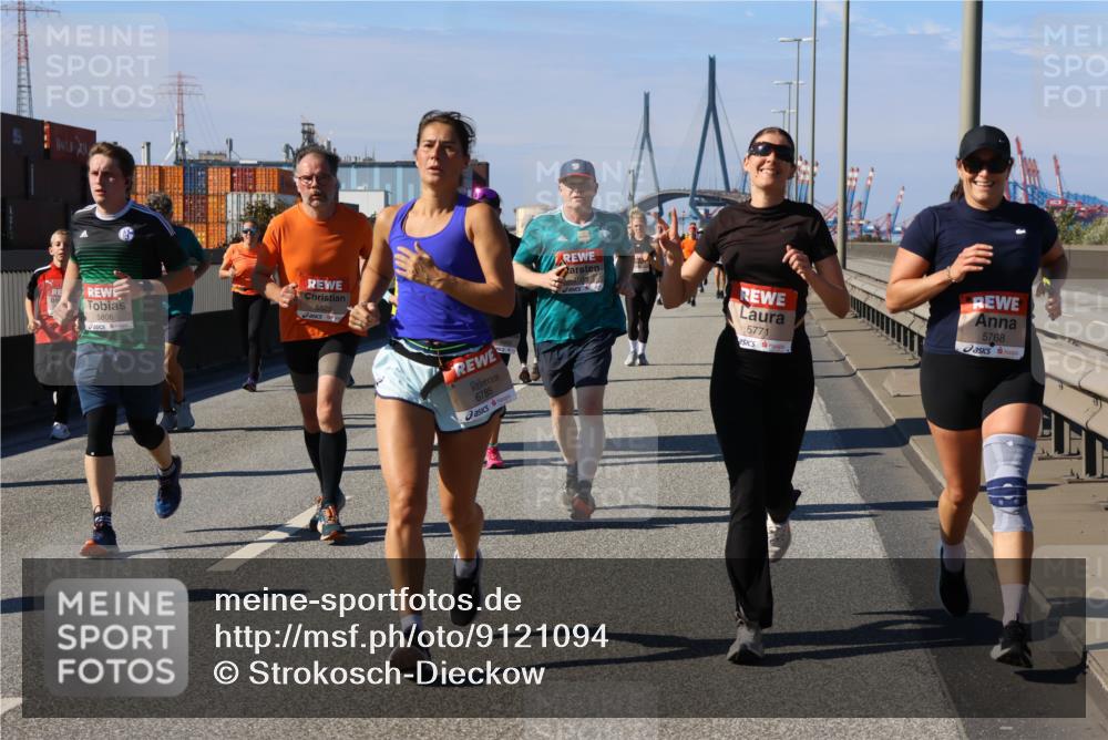 03.10.2025 - Köhlbrandbrückenlauf Strokosch-Dieckow http://msf.ph/oto/9121094 03.10.2025 12:59:45 Position 3 5806, 5525, 6785, 5771, 5768 meine-sportfotos.de