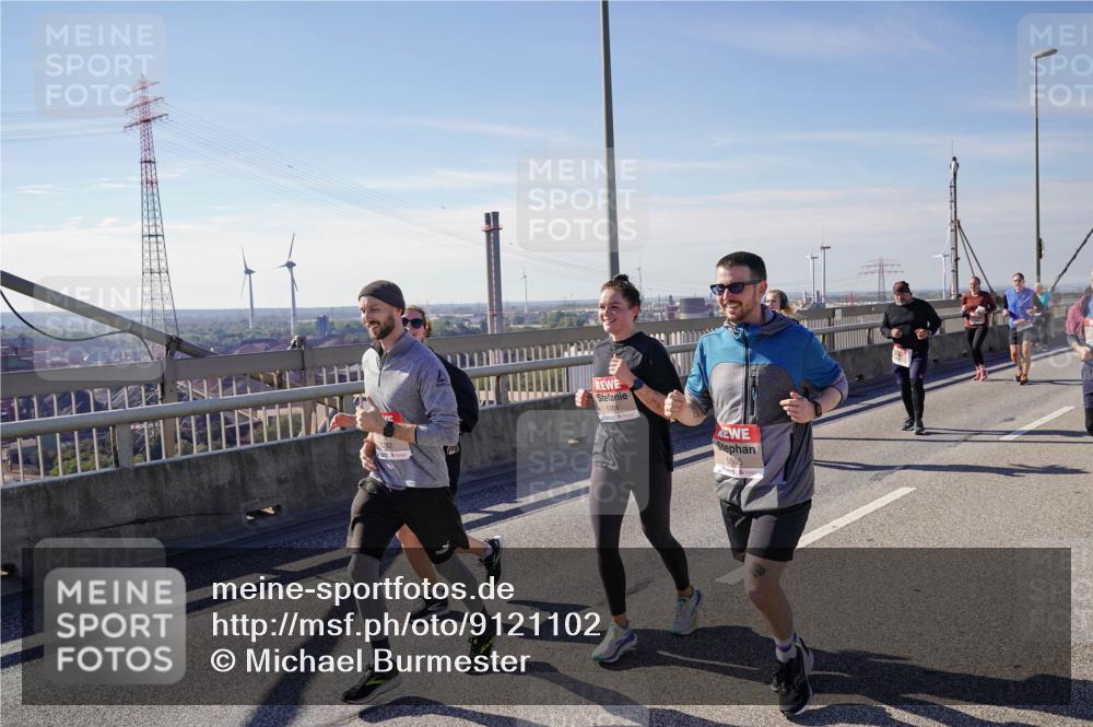 03.10.2025 - Köhlbrandbrückenlauf Michael Burmester http://msf.ph/oto/9121102 03.10.2025 13:02:30 Position 2 5505 meine-sportfotos.de