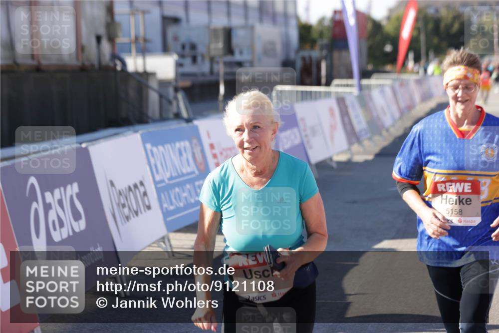 03.10.2025 - Köhlbrandbrückenlauf Jannik Wohlers http://msf.ph/oto/9121108 03.10.2025 13:36:08 Ziel 4972, 5158, 6670 meine-sportfotos.de