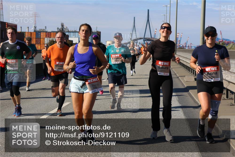 03.10.2025 - Köhlbrandbrückenlauf Strokosch-Dieckow http://msf.ph/oto/9121109 03.10.2025 12:59:45 Position 3 5525, 5806, 6785, 4605, 5771, 5768 meine-sportfotos.de