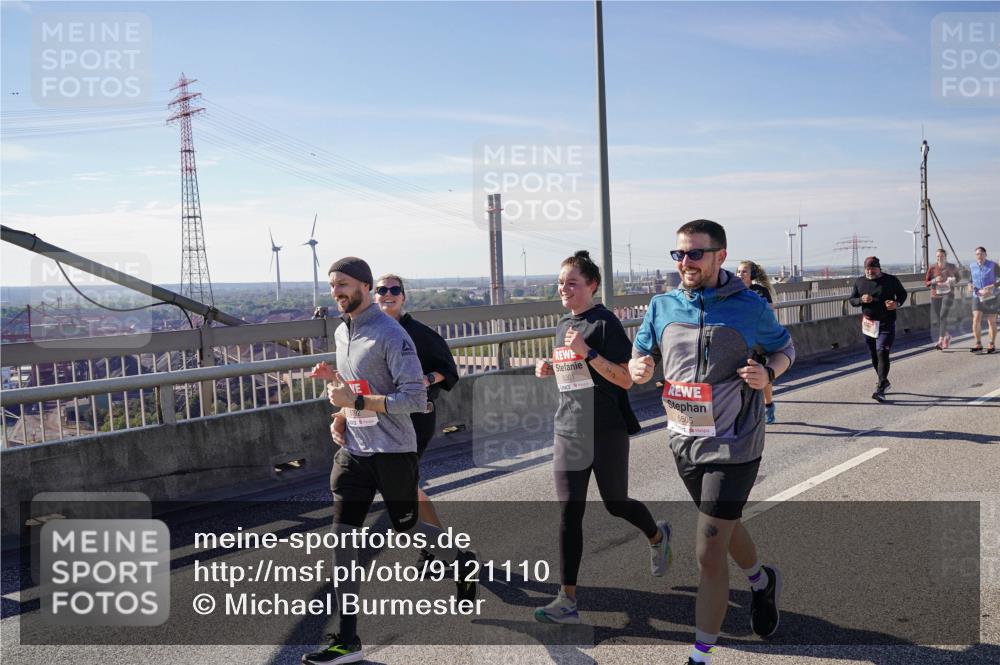 03.10.2025 - Köhlbrandbrückenlauf Michael Burmester http://msf.ph/oto/9121110 03.10.2025 13:02:30 Position 2 5301 meine-sportfotos.de