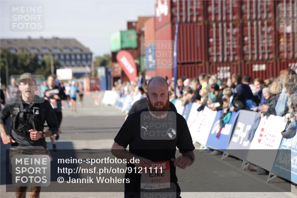 03.10.2025 - Köhlbrandbrückenlauf Jannik Wohlers http://msf.ph/oto/9121111 03.10.2025 13:04:27 Ziel 4055, 4117, 4198, 4297, 4494, 4665, 4836, 4995, 5055, 6018, 6250, 6251, 6723, 6724 meine-sportfotos.de