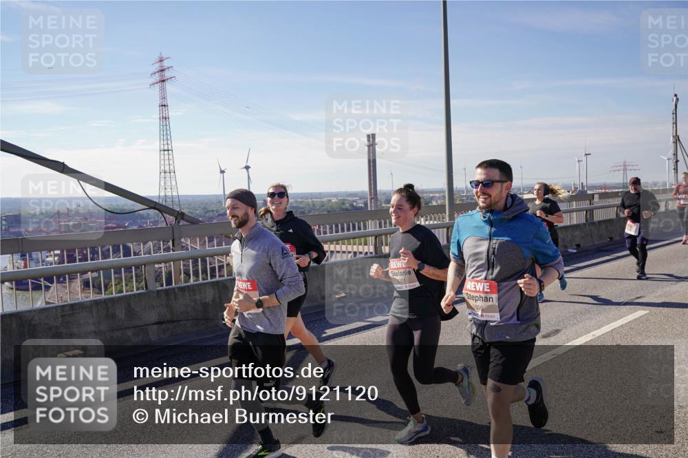 03.10.2025 - Köhlbrandbrückenlauf Michael Burmester http://msf.ph/oto/9121120 03.10.2025 13:02:30 Position 2 5505 meine-sportfotos.de