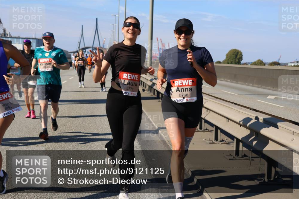 03.10.2025 - Köhlbrandbrückenlauf Strokosch-Dieckow http://msf.ph/oto/9121125 03.10.2025 12:59:46 Position 3 6785, 4605, 5771, 5768 meine-sportfotos.de