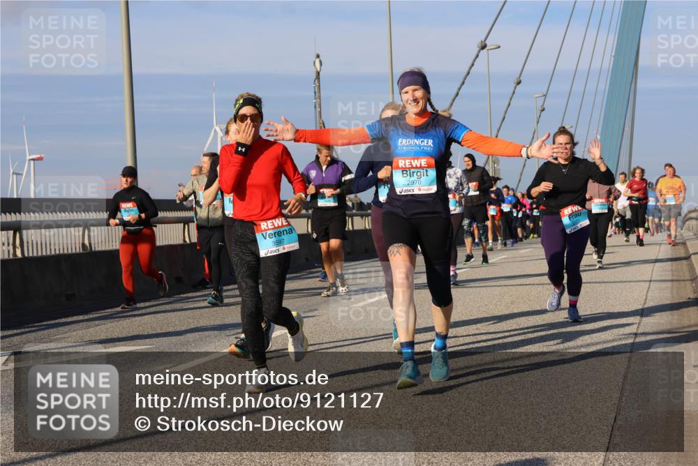 03.10.2025 - Köhlbrandbrückenlauf Strokosch-Dieckow http://msf.ph/oto/9121127 03.10.2025 09:56:23 Position 2 3597, 2970 meine-sportfotos.de