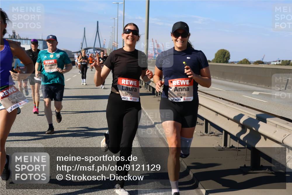 03.10.2025 - Köhlbrandbrückenlauf Strokosch-Dieckow http://msf.ph/oto/9121129 03.10.2025 12:59:46 Position 3 6785, 5771, 5768 meine-sportfotos.de