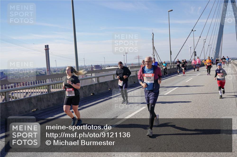 03.10.2025 - Köhlbrandbrückenlauf Michael Burmester http://msf.ph/oto/9121136 03.10.2025 13:02:32 Position 2 4674, 5281 meine-sportfotos.de