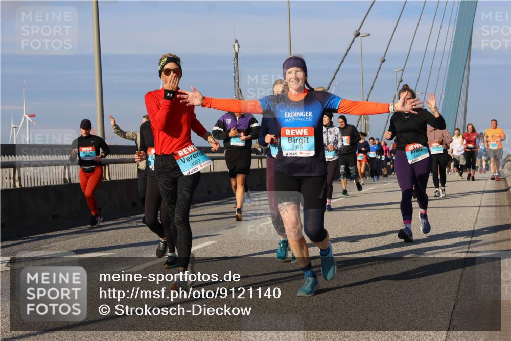03.10.2025 - Köhlbrandbrückenlauf Strokosch-Dieckow http://msf.ph/oto/9121140 03.10.2025 09:56:24 Position 2 3597, 2970, 2125 meine-sportfotos.de