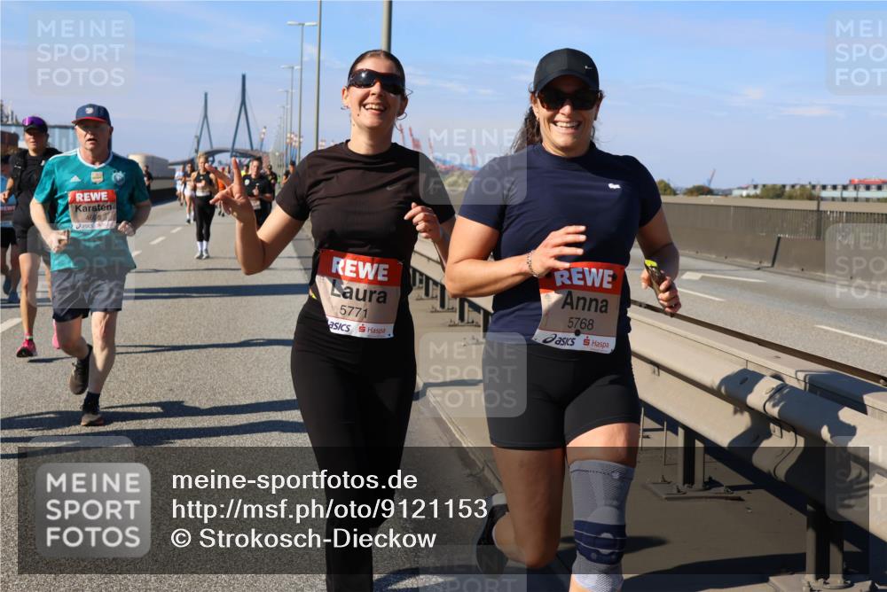 03.10.2025 - Köhlbrandbrückenlauf Strokosch-Dieckow http://msf.ph/oto/9121153 03.10.2025 12:59:46 Position 3 4605, 5771, 5768 meine-sportfotos.de