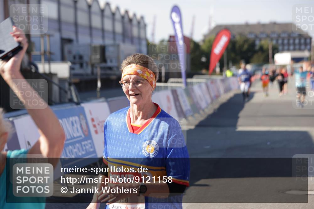 03.10.2025 - Köhlbrandbrückenlauf Jannik Wohlers http://msf.ph/oto/9121158 03.10.2025 13:36:10 Ziel 5045, 5158, 6670 meine-sportfotos.de
