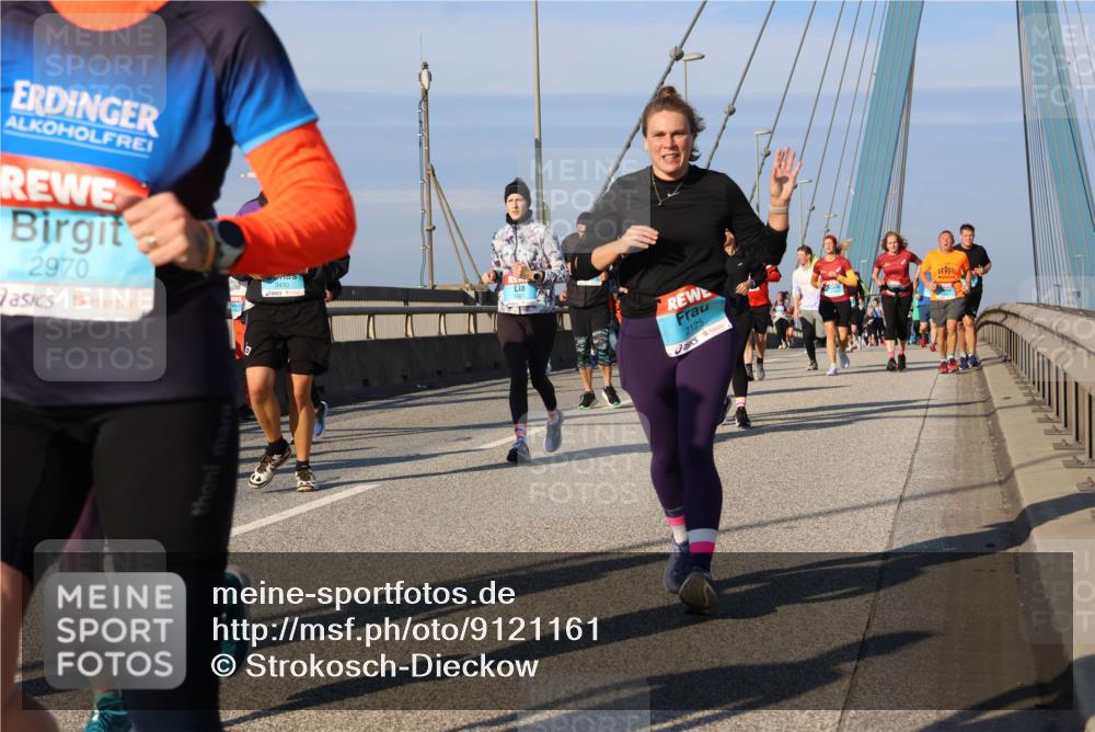 03.10.2025 - Köhlbrandbrückenlauf Strokosch-Dieckow http://msf.ph/oto/9121161 03.10.2025 09:56:25 Position 2 2970, 3430, 2125 meine-sportfotos.de