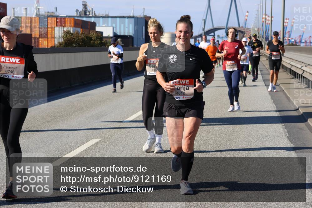 03.10.2025 - Köhlbrandbrückenlauf Strokosch-Dieckow http://msf.ph/oto/9121169 03.10.2025 12:59:50 Position 3 6746, 4982, 4012 meine-sportfotos.de