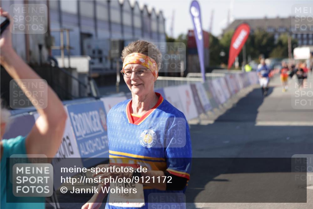 03.10.2025 - Köhlbrandbrückenlauf Jannik Wohlers http://msf.ph/oto/9121172 03.10.2025 13:36:10 Ziel 5045, 5158, 6670 meine-sportfotos.de