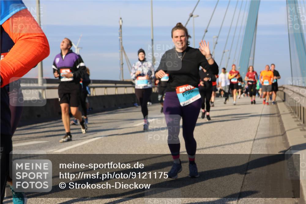 03.10.2025 - Köhlbrandbrückenlauf Strokosch-Dieckow http://msf.ph/oto/9121175 03.10.2025 09:56:25 Position 2 2125, 22 meine-sportfotos.de