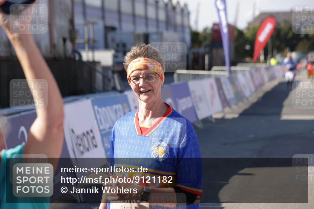 03.10.2025 - Köhlbrandbrückenlauf Jannik Wohlers http://msf.ph/oto/9121182 03.10.2025 13:36:10 Ziel 5045, 5158, 6670 meine-sportfotos.de
