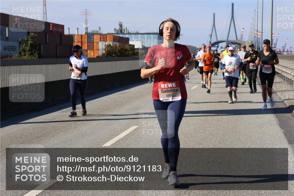03.10.2025 - Köhlbrandbrückenlauf Strokosch-Dieckow http://msf.ph/oto/9121183 03.10.2025 12:59:54 Position 3 4952 meine-sportfotos.de