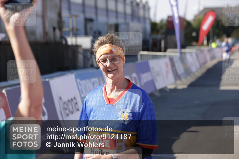 03.10.2025 - Köhlbrandbrückenlauf Jannik Wohlers http://msf.ph/oto/9121187 03.10.2025 13:36:10 Ziel 5045, 5158, 6670 meine-sportfotos.de