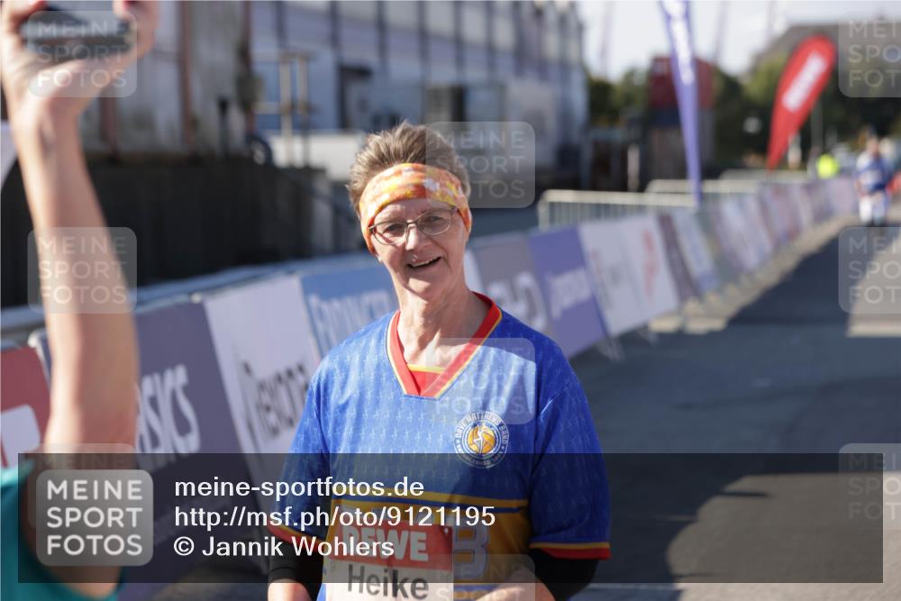 03.10.2025 - Köhlbrandbrückenlauf Jannik Wohlers http://msf.ph/oto/9121195 03.10.2025 13:36:10 Ziel 5045, 5158, 6670 meine-sportfotos.de